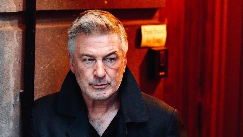 Alec Baldwin, decizie radicală! Actorul şi-a închis unul dintre conturile de Twitter