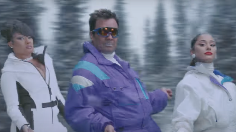 Jimmy Fallon a lansat piesa &bdquo;It Was A&hellip; (Masked Christmas)&rdquo;, &icirc;n colaborare cu Ariana Grande și Megan Thee Stallion