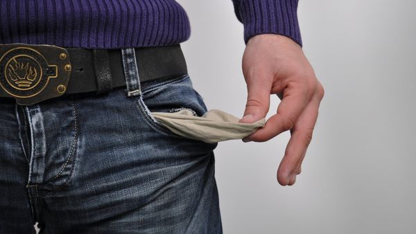 Model cerere de mărire salariu: Cum trebuie completată?