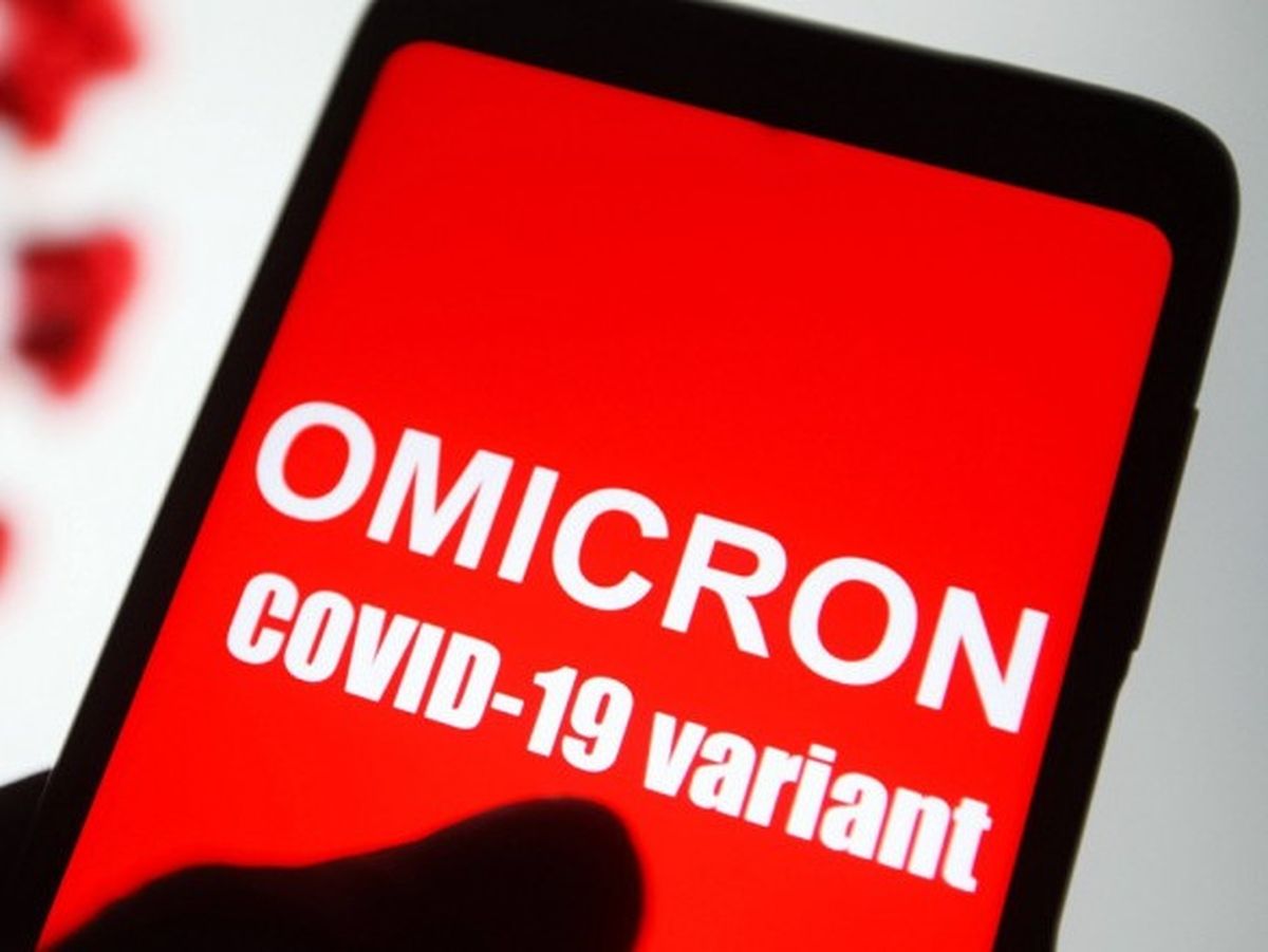 Dimineața Nebună. Român infectat cu Omicron, blocat în casă. Vecinii nu-l lasă nici să deschidă geamul de frica infectării. AUDIO