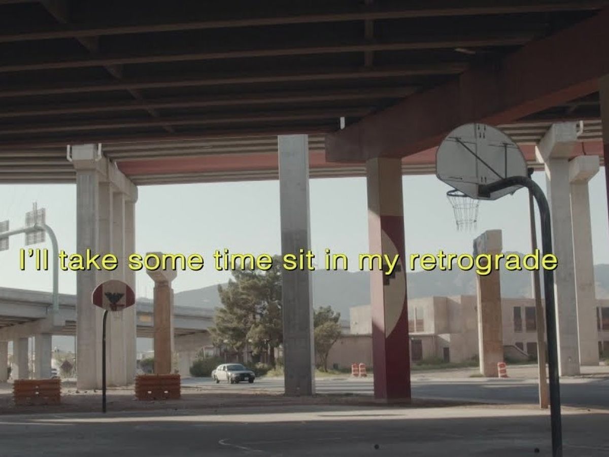 Khalid a lansat piesa „Retrograde”, în colaborare cu 6LACK, Lucky Daye