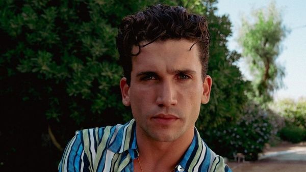 Jaime Lorente, protagonistul serialului „La Casa de Papel”, a lansat piesa „Sra Smit”