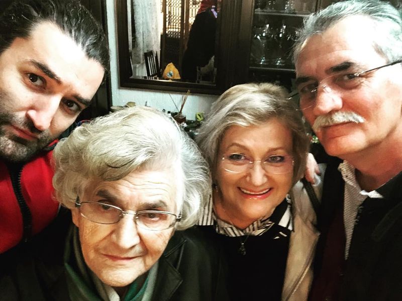 Cine este, de fapt, mama lui Smiley