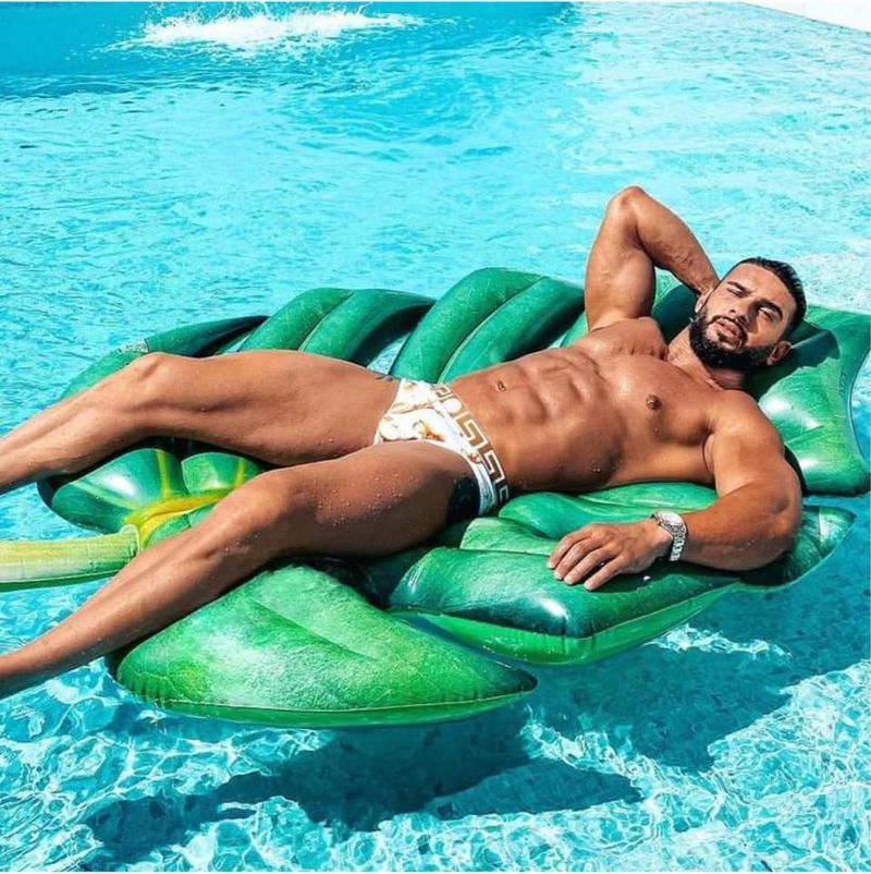 Ce avere are Dorian Popa? Îşi poate cumpăra lunar o garosnieră din banii câştigaţi pe Youtube