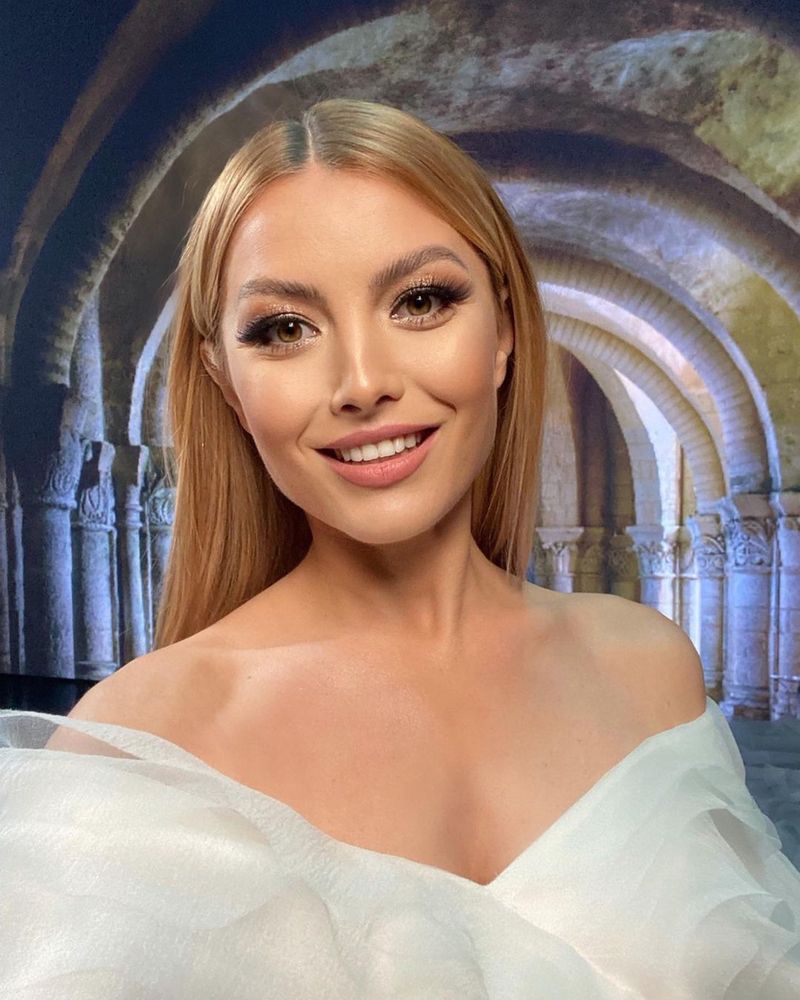 Elena Gheorghe a lansat „Colinda Crăciunului”