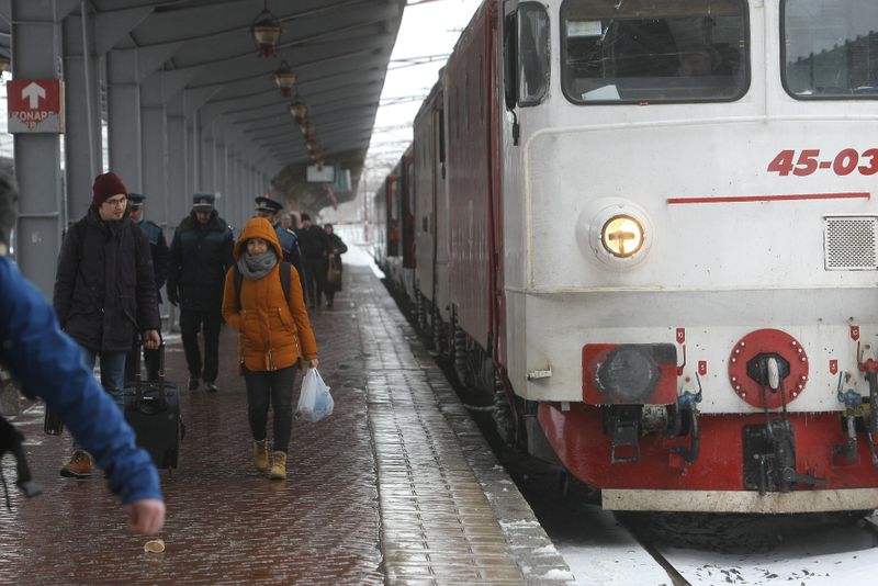 Mersul Trenurilor 2022 Cum poţi verifica online ce schimbări operează CFR din data de 12 decembrie
