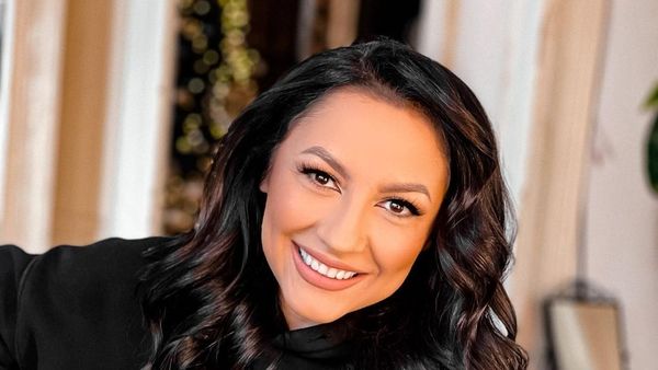 Andra a lansat colindul de Crăciun &bdquo;Din an &icirc;n an&rdquo;. VERSURI 