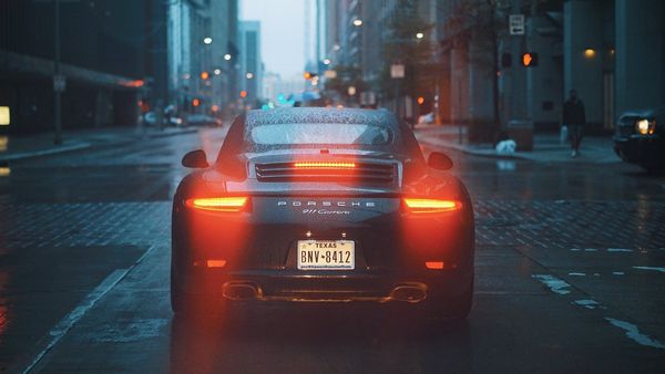 Verificare istoric auto online: Aplicaţia RAR care te ajută să vezi câţi kilometri reali are o maşină