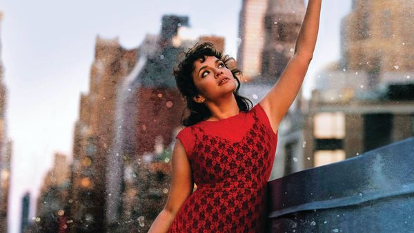 VIDEOCLIP: Norah Jones - I Dream Of Christmas