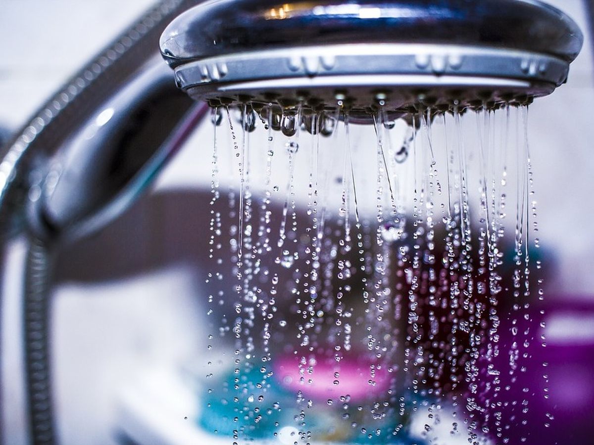 Dimineața Nebună. Un studiu Harvard arată că nu trebuie să te speli zilnic pe corp. AUDIO