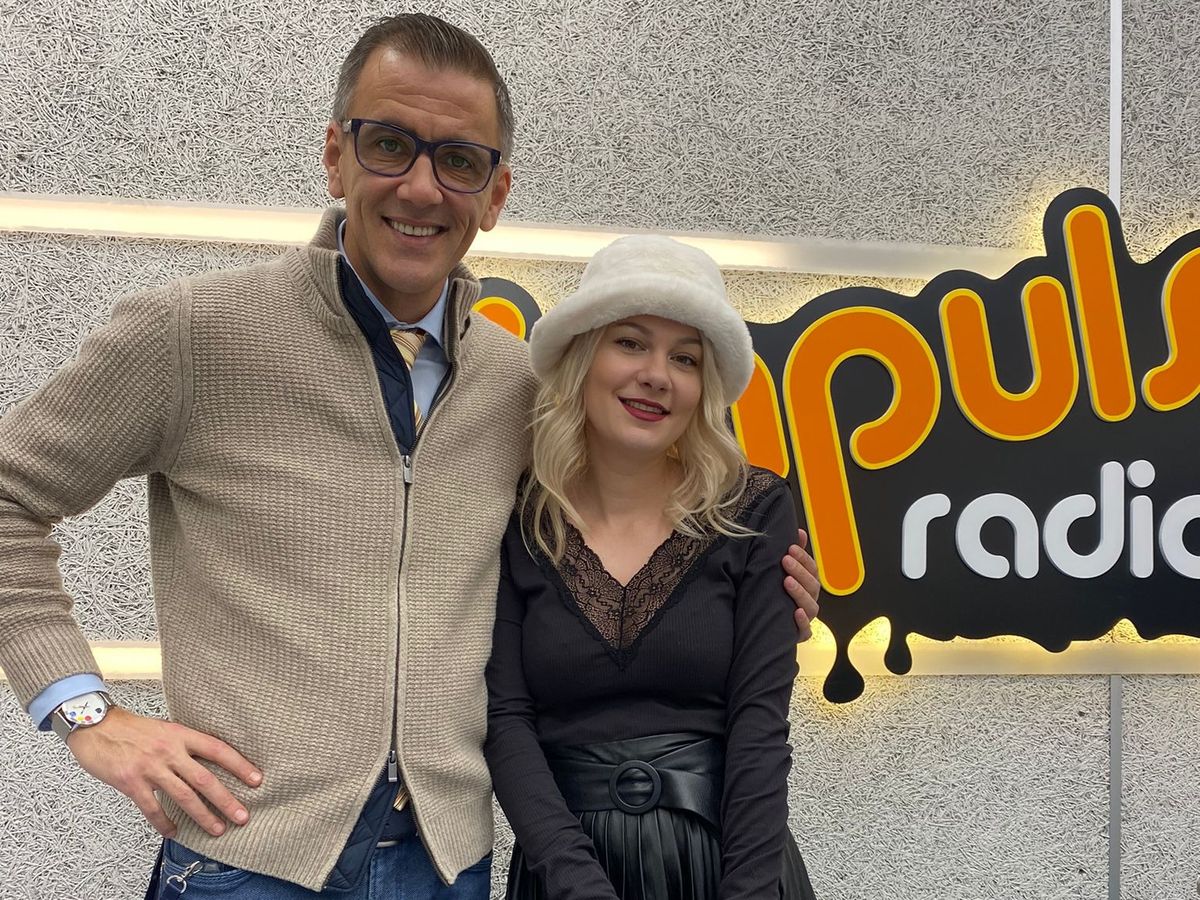 Invitatul de 12 de duminică, 26 decembrie este Oana Marinescu. Cine este artista cunoscută pentru piesa &bdquo;Ard Tot&rdquo;