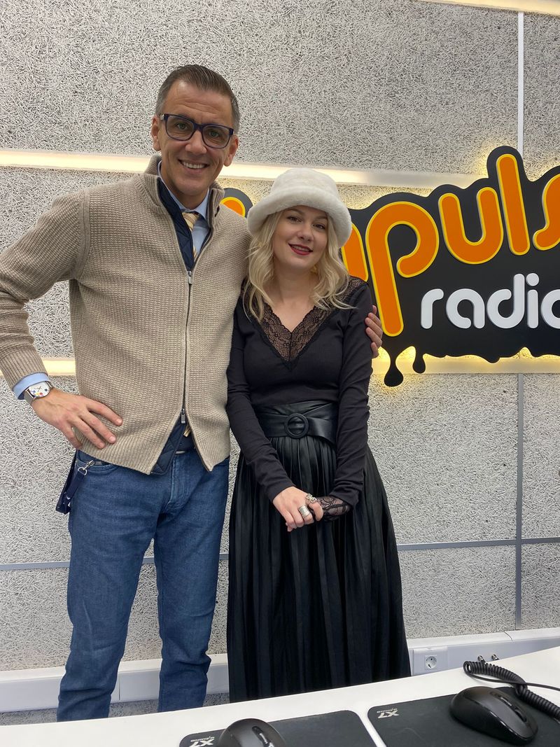 „Invitatul de 12” de duminică, 26 decembrie este Oana Marinescu. Cine este artista cunoscută pentru piesa „Ard Tot”