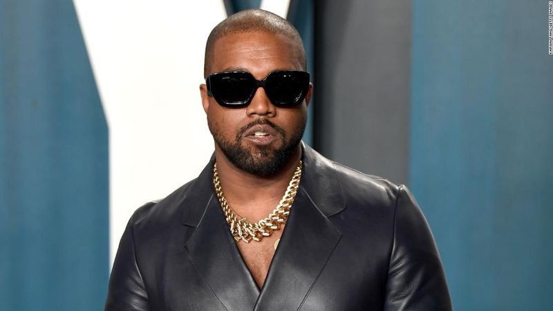 Kanye West a fost Moș Crăciun de weekend