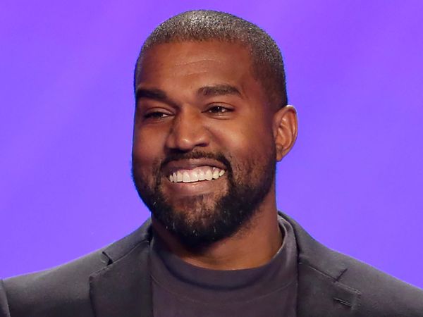 Kanye West, gest impresionant pentru copiii nevoiași! Celebrul rapper american a fost Moș Crăciun de weekend