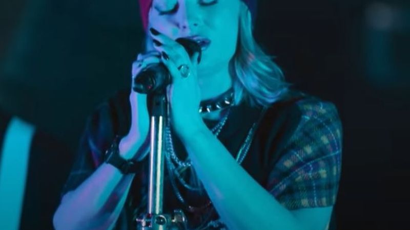 Delia a c&acirc;ntat live piesa &bdquo;&Icirc;ntre Noi&rdquo;. VERSURI &bdquo;&Icirc;ntre noi&rdquo; - Delia