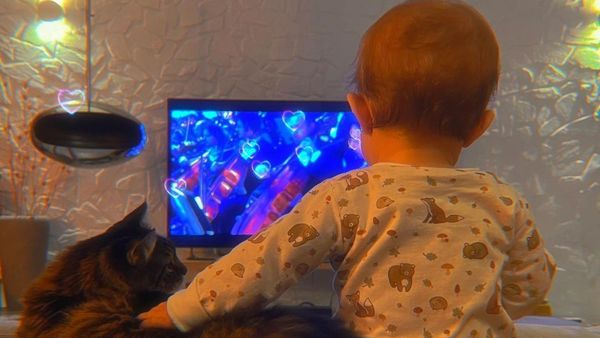 Josephine, fiica lui Smiley și a Ginei Pistol, a făcut primii pași. Primele imagini cu micuța