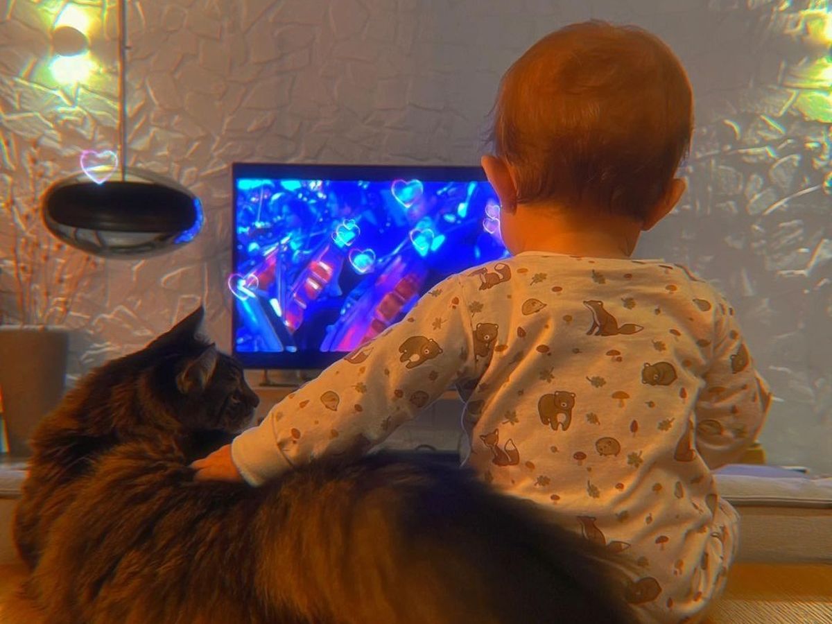 Josephine, fiica lui Smiley și a Ginei Pistol, a făcut primii pași. Primele imagini cu micuța