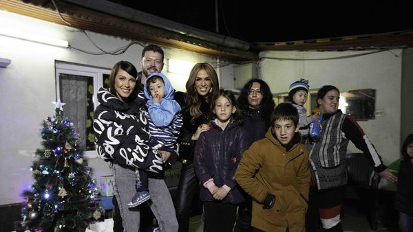 Ilinca Vandici, Raluca Bădulescu și Victor Slav au adus speranță în casa unei familii greu încercată de soartă, în cadrul campaniei Kanal D "Dăruiește Crăciun"