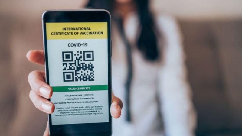 Certificatul verde va fi valabil doar nouă luni fără doza a treia. Decizia luată de Comisia Europeană