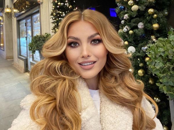 Elena Gheorghe, dezvăluiri emoționante după moartea bunicii sale! Cum se simte artista: &rdquo;Nu prea am fost activă, n-am fost &icirc;n firea mea&rdquo;