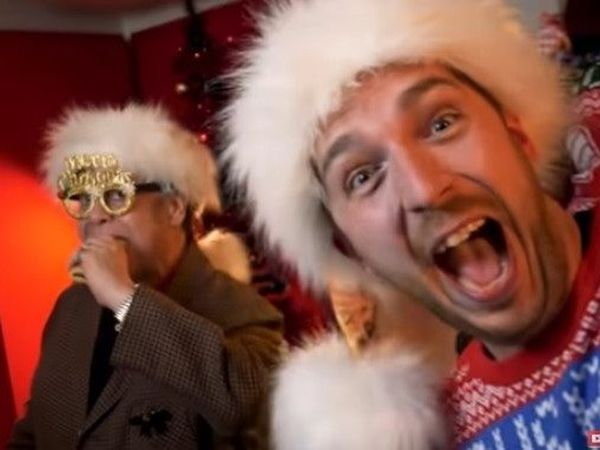 VIDEO: &bdquo;Sausage Rolls For Everyone&rdquo;, versiune a colaborării dintre Ed Sheeran şi Elton John, &icirc;n fruntea topului britanic de Crăciun
