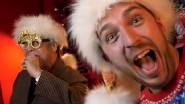 VIDEO: „Sausage Rolls For Everyone”, versiune a colaborării dintre Ed Sheeran şi Elton John, în fruntea topului britanic de Crăciun