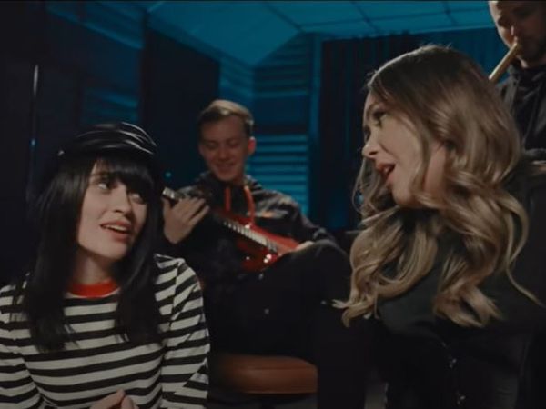 &bdquo;Pentru totdeauna", piesa lansată de Irina Rimes, beneficează de o nouă versiune, &icirc;nregistrată pe 7 voci: &bdquo;A &icirc;nceput cu un Challenge pe TikTok&rdquo;