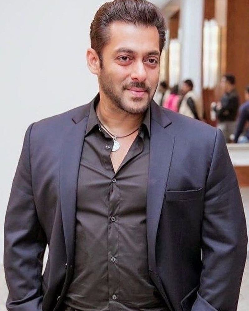 Salman Khan, de urgență la spital! Celebrul actor indian a fost mușcat de un șarpe chiar în ziua de Crăciun