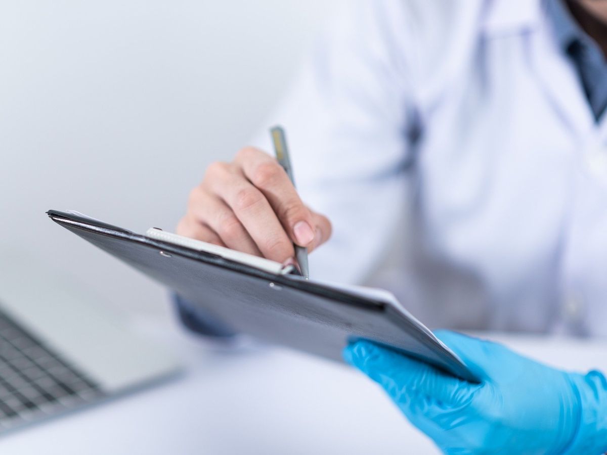 Un bărbat călcat de mașină nu a fost primit acasă după spitalizare! Motivul?! „Nu este vindecat”. Ce s-a întâmplat cu pacientul?!