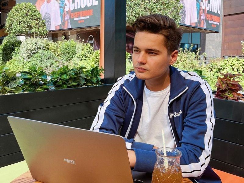 Selly a dezvăluit cum a reușit să devină un vlogger de succes