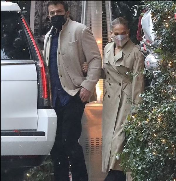 Jennifer Lopez și Ben Affleck, pr&acirc;nz alături de gemeni la Bel Air, hotelul unde se &icirc;nt&acirc;lneau &icirc;n secret. Cum au fost suprinși &icirc;ndrăgostiții alături de copii?!