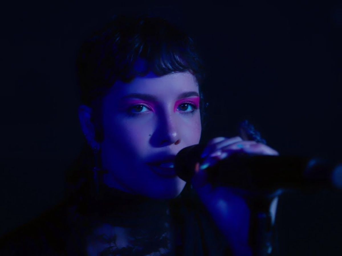 Halsey a cântat live piesa „Girl is a Gun”