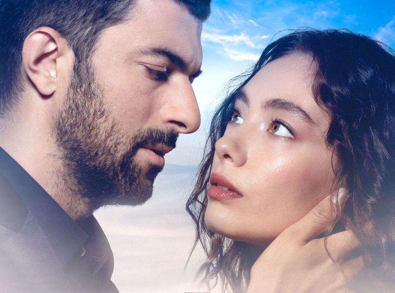 Erhan Alpay, actorul care îl interpretează pe Akîn, în “Fiica ambasadorului”: „Akîn este un sociopat, un personaj destul de nepoliticos și rău; mi-a plăcut să îl interpretez”