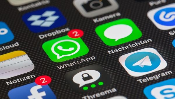 Dimineața Nebună. Profesoară din Olt, anchetată după ce a trimis poze deocheate elevilor săi. Cum a comentat asta?!