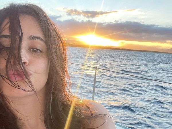 Camila Cabello, ipostaze sexy &icirc;n costum de baie, după despărțirea de iubit! Cum au reacționat fanii?!