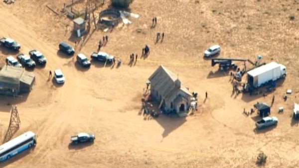 Armurierul producţiei „Rust”, Hannah Gutierrez Reed, a dat în judecată furnizorul de muniţie pentru că ar fi amestecat gloanţe oarbe şi reale