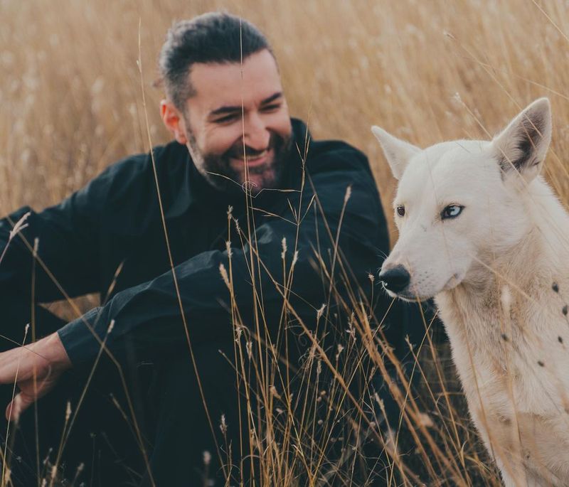 Smiley a lansat piesa „Purtat de vânt”