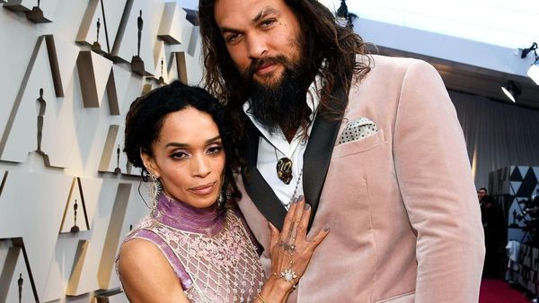 Jason Momoa și  Lisa Bonet divorțează! Cei doi aveau 16 ani de relație și patru de mariaj: „Am simțit presiunea acestor timpuri”