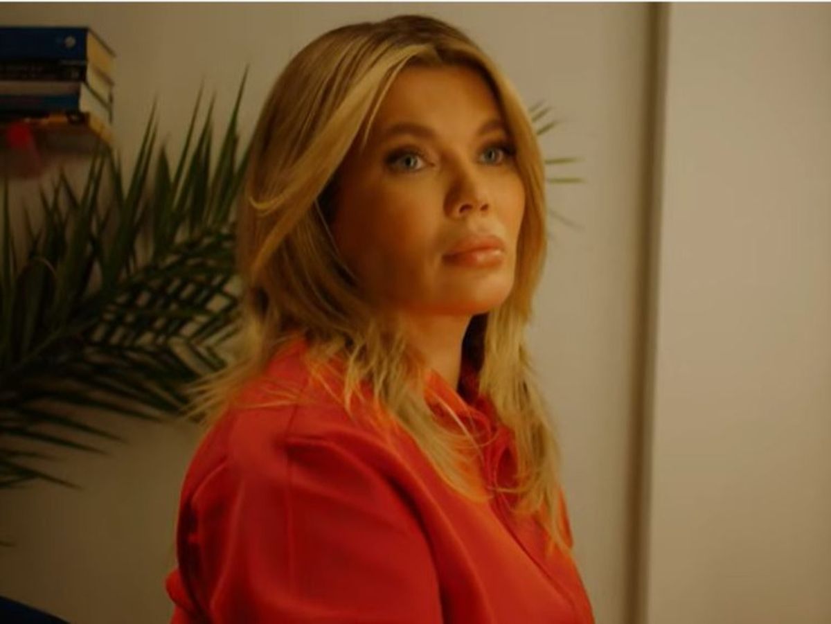 Gina Pistol apare în cel mai nou videoclip lansat de Smiley.