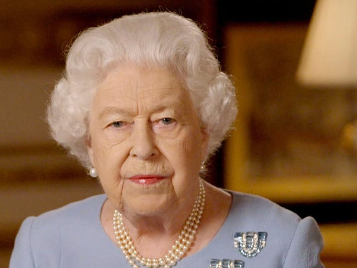 Regina Elisabeta a II-a, decizie radicală! Suverana i-a retras Prințului Andrew toate distincțiile militare și titlul de Alteță Regală