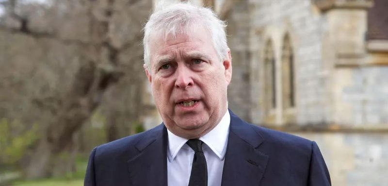 Regina Elisabeta a II-a, decizie radicală! Suverana i-a retras Prințului Andrew toate distincțiile militare și titlul de Alteță Regală