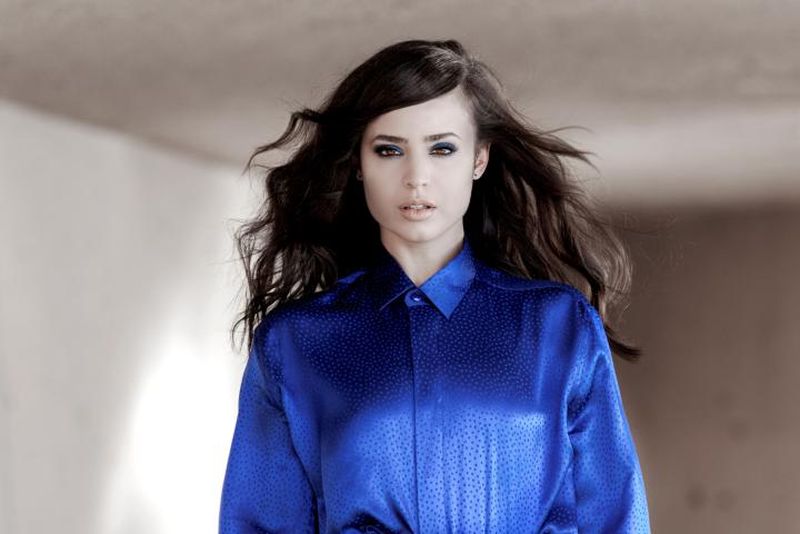 Sofia Carson a lansat piesa „Loud”