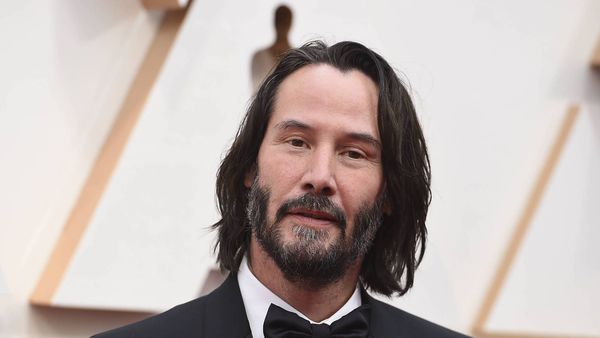 O altfel de vedetă. Keanu Reeves donează în secret sume uriaşe de bani