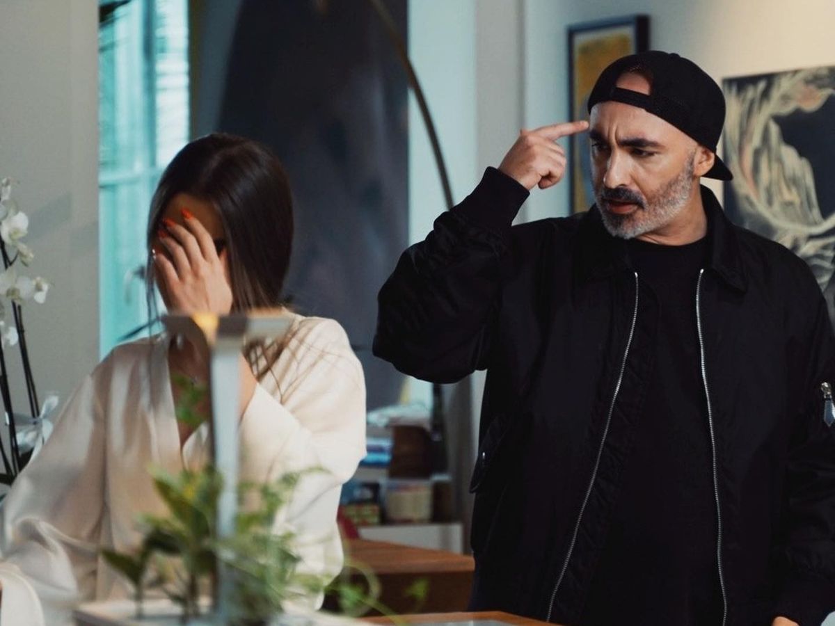 Theo Rose și Cabron au lansat piesa  „Fructul interzis”. 