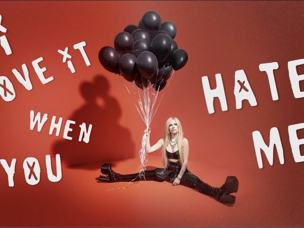 Avril Lavigne și blackbear au lansat piesa &bdquo;Love It When You Hate Me&rdquo;