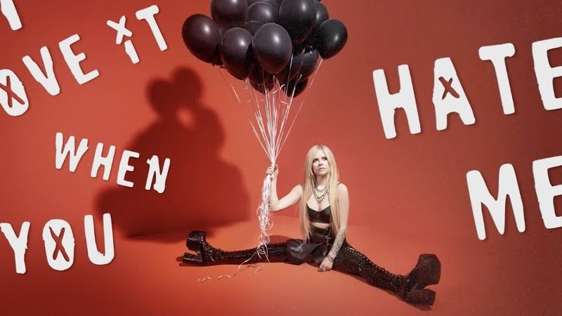 Avril Lavigne și blackbear au lansat piesa &bdquo;Love It When You Hate Me&rdquo;