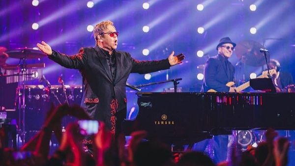 Elton John şi-a reluat turneul de adio după doi ani de pauză! Artistul, primele declarații: „Trăim în vremuri ciudate, dar ne vom simţi bine”