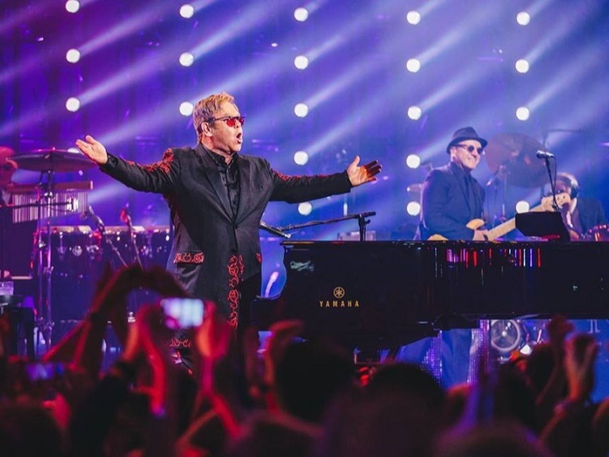 Elton John şi-a reluat turneul de adio după doi ani de pauză