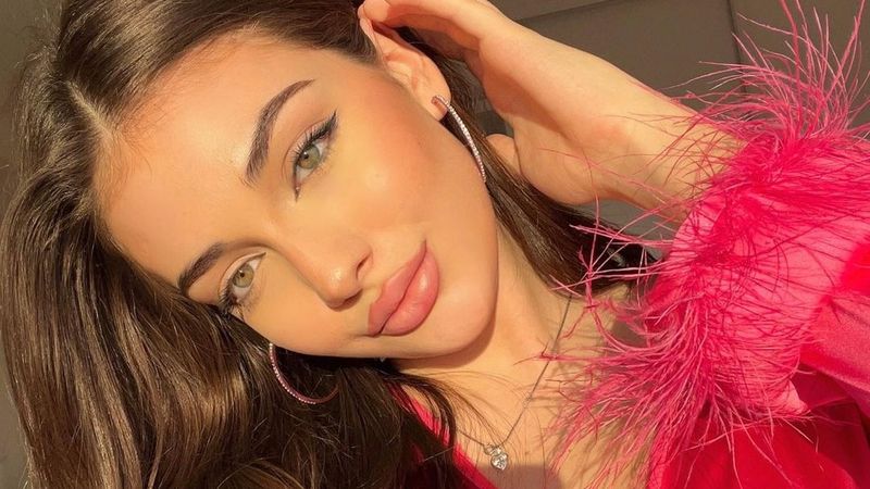 Andreea Bostanica, cea mai virală artista de pe TikTok Rom&acirc;nia, lansează &bdquo;Ce ascultă inima&rdquo;