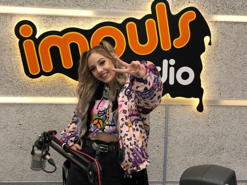 Olivia Addams a lansat „Scrisori în minor”, prima piesă în limba română